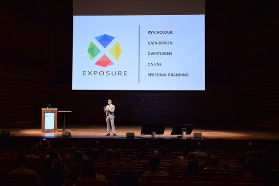 Foto Reinout Van Zandycke als keynotespreker